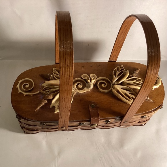 Vintage splint basket purse with seashells - Picture 2 of 13